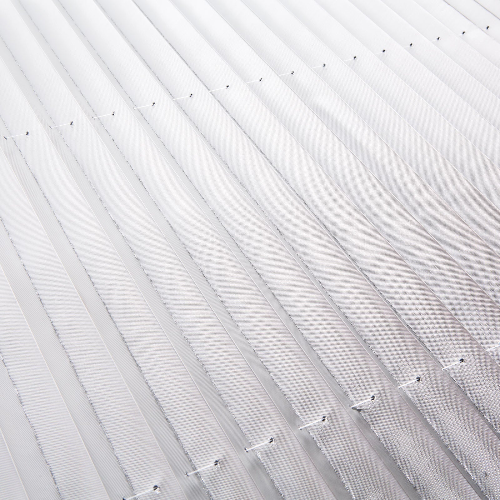 Fényvisszaverő autós roló – 150x70 cm | UV-védelem & hőálló árnyékolás