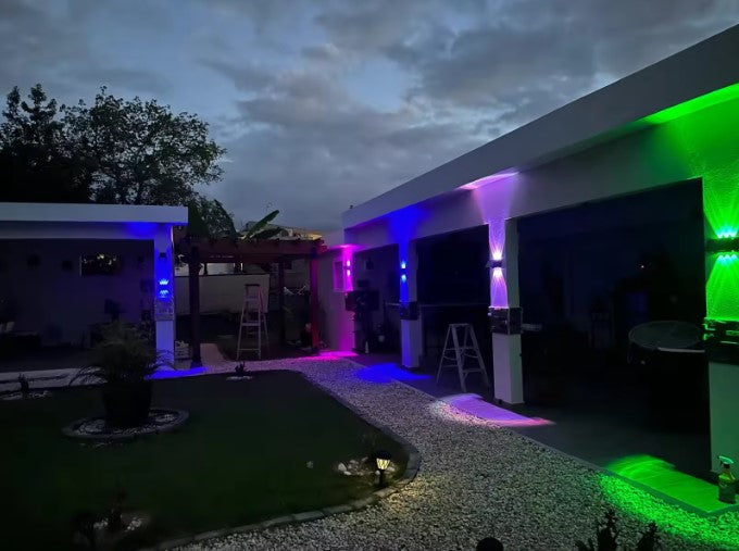 Napelemes fali lámpa, dupla, 6 LED, RGB, falra szerelhető, fel/le világítás, IP65 vízálló