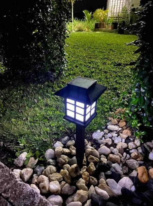 Napelem LED-Es Nagyméretű Leszúrható Kerti Lámpa 1db
